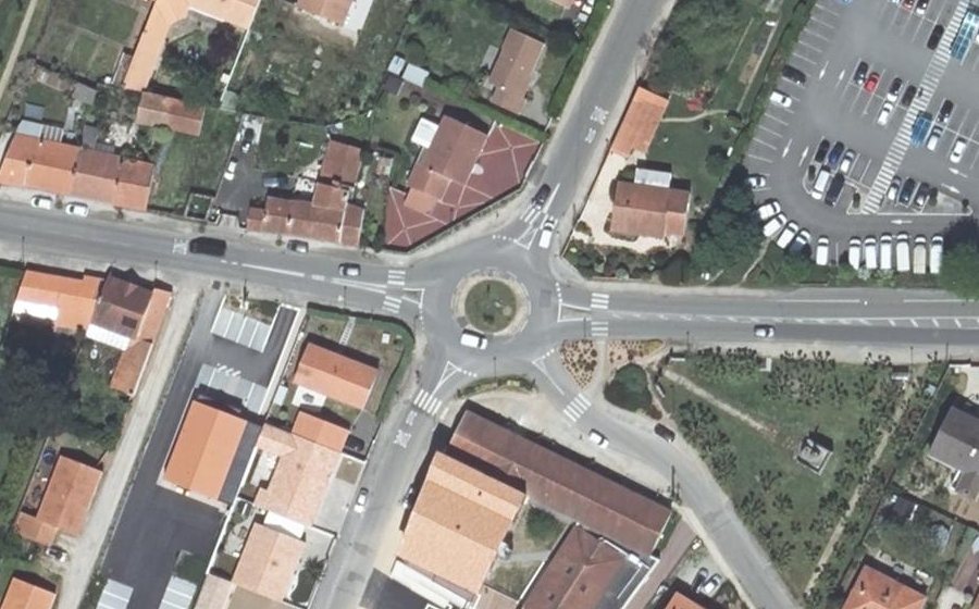 Vue aérienne du Rond-point anonyme n°20355706