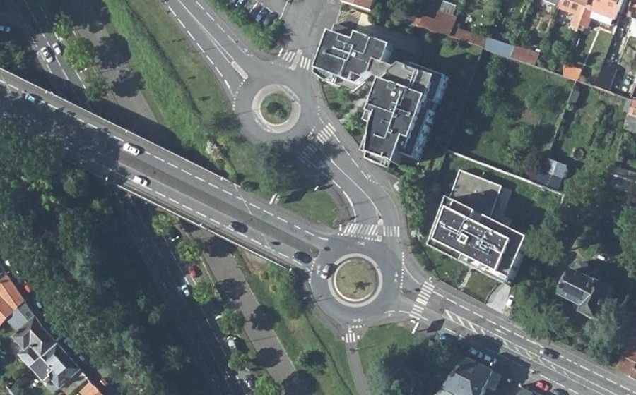 Vue aérienne du Rond-point anonyme n°20360655