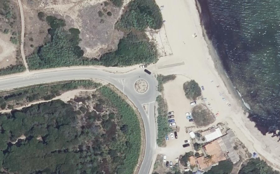 Vue aérienne du Rond-point anonyme n°203857759