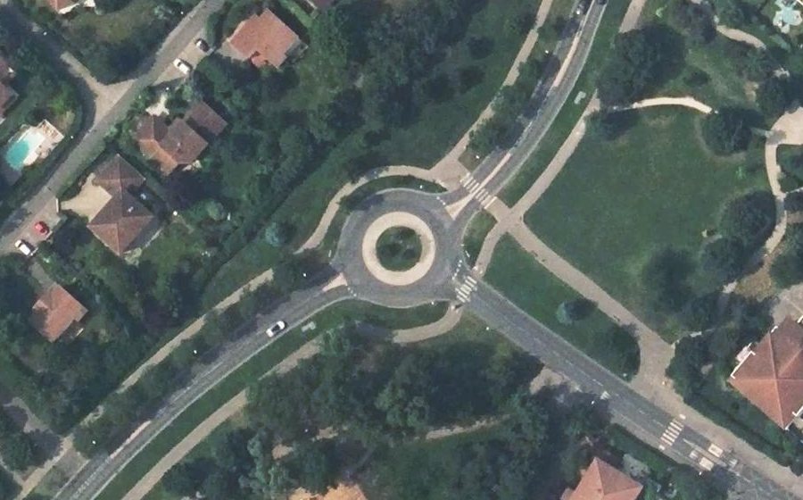 Vue aérienne du Rond-point anonyme n°2039064
