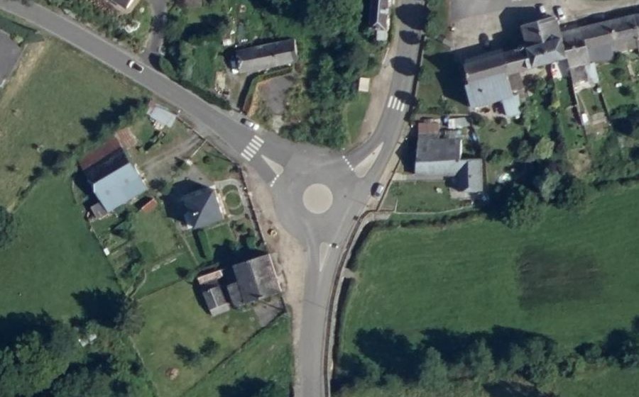 Vue aérienne du Rond-point anonyme n°204017457