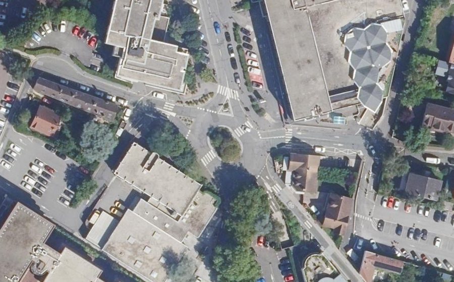 Vue aérienne du Rond-point anonyme n°20461861