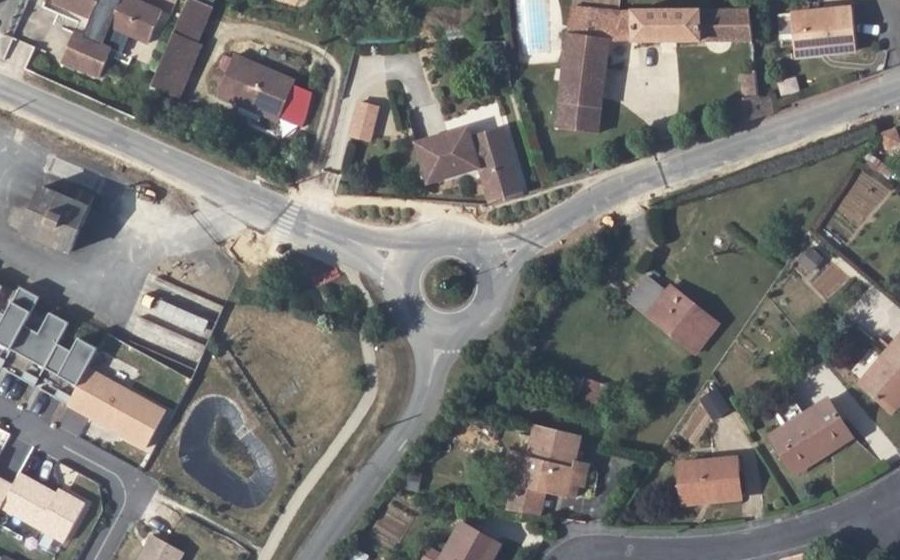 Vue aérienne du Rond-point anonyme n°205106355