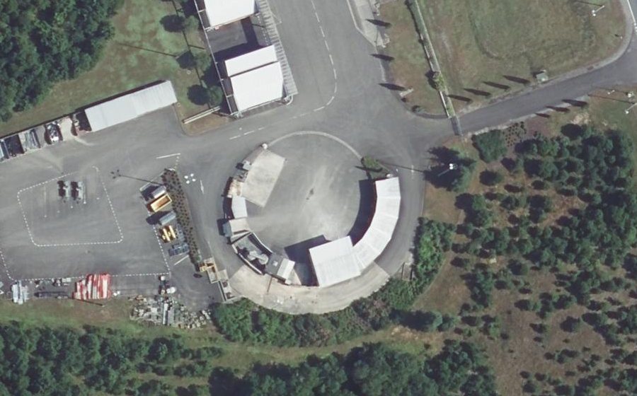 Vue aérienne du Rond-point anonyme n°205628452