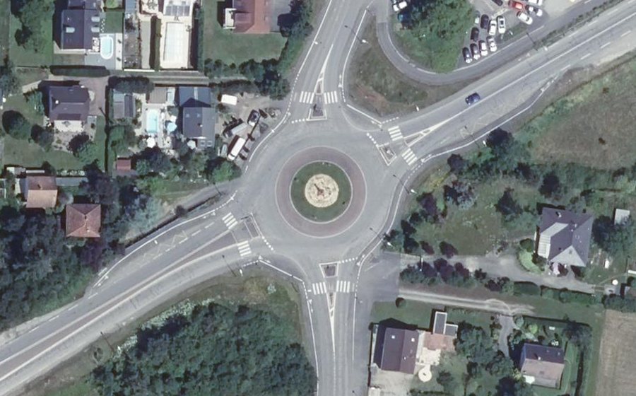 Vue aérienne du Rond-point anonyme n°20568567