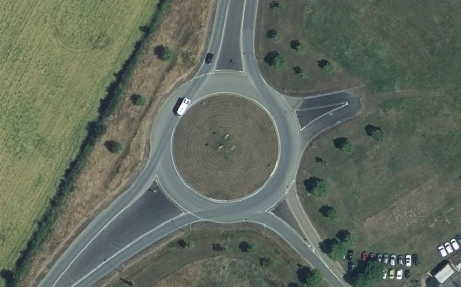 Vue aérienne du Rond-point anonyme n°206102502