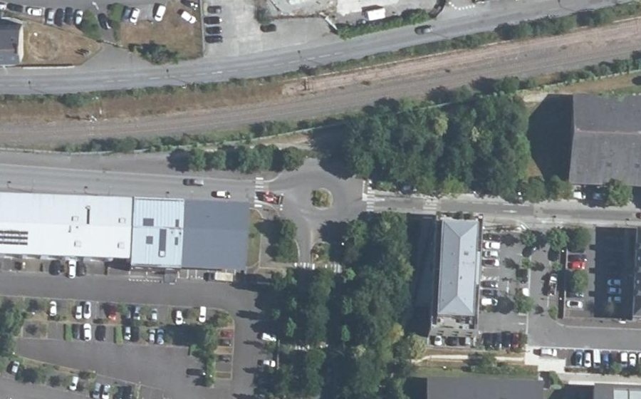 Vue aérienne du Rond-point anonyme n°206107318