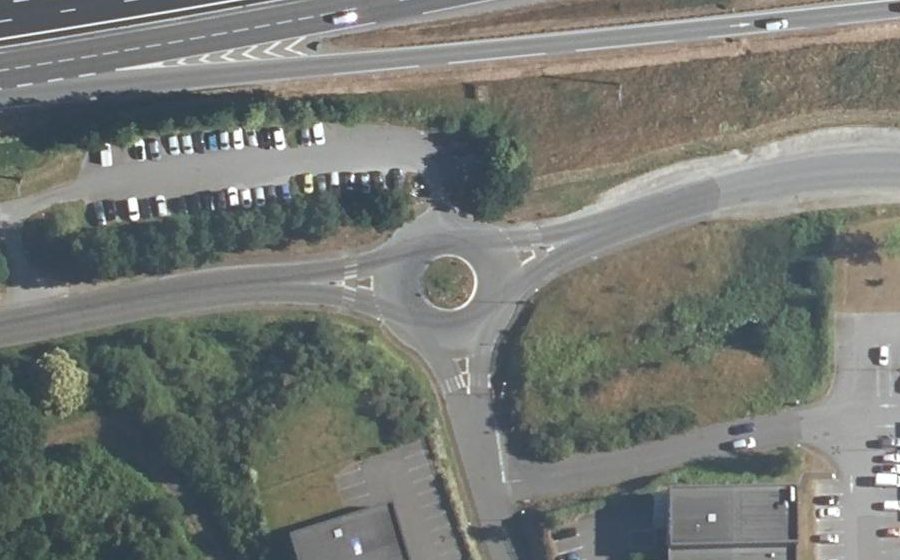 Vue aérienne du Rond-point anonyme n°206168004