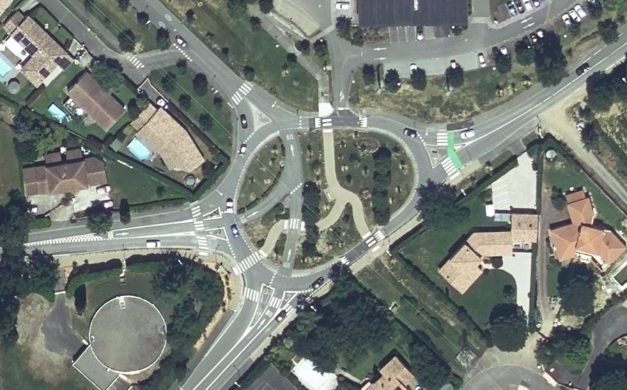 Vue aérienne du Rond-Point de l'Ordre National du Mérite