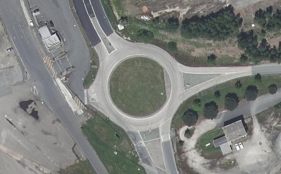 Vue aérienne du Rond-point anonyme n°206316950