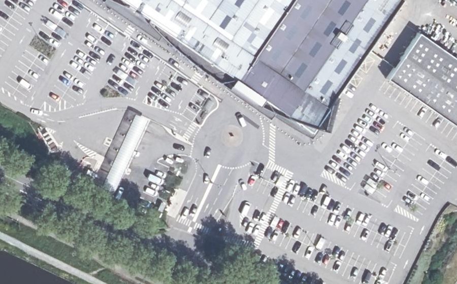 Vue aérienne du Rond-point anonyme n°206336251