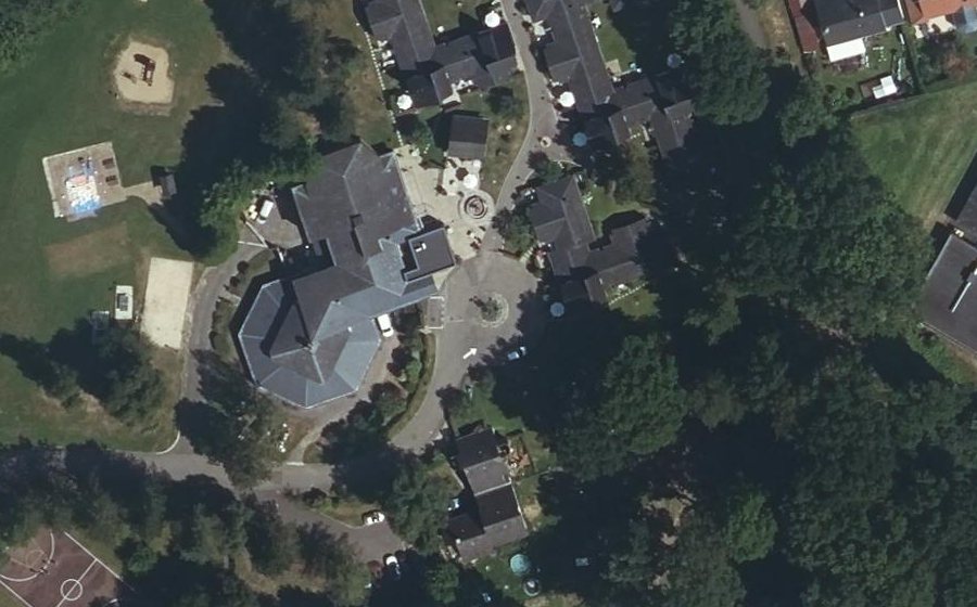 Vue aérienne du Rond-point anonyme n°206356956