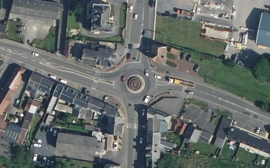 Vue aérienne du Rond-point anonyme n°206552692