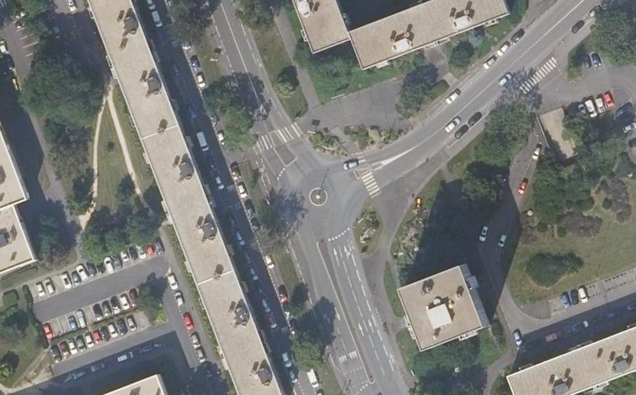 Vue aérienne du Rond-point anonyme n°206594856
