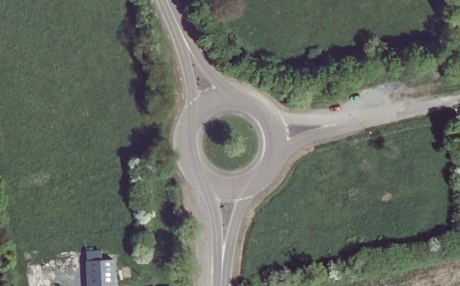 Vue aérienne du Rond-point anonyme n°206818800