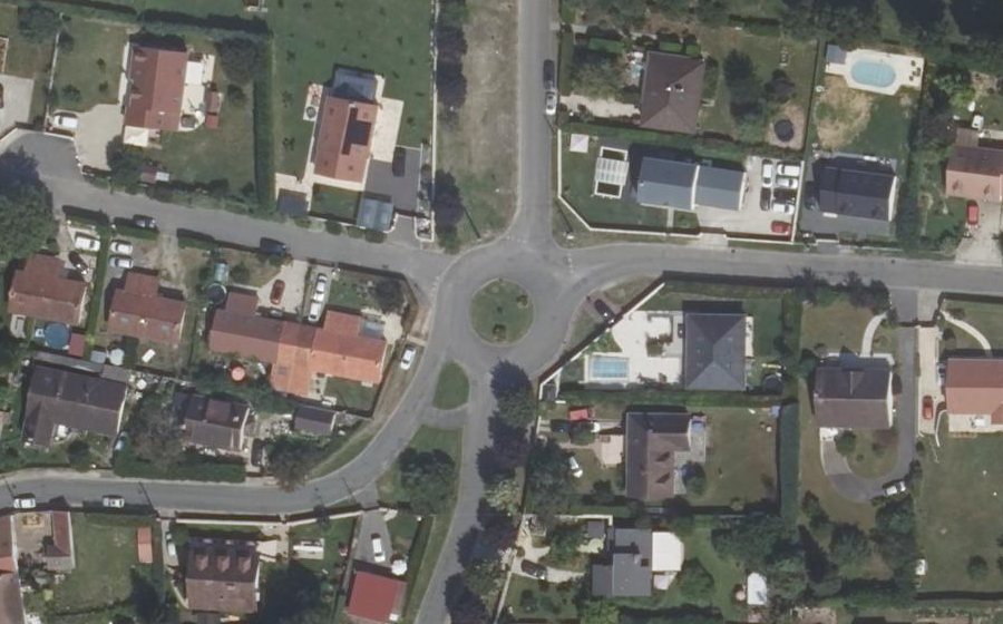 Vue aérienne du Rond-point anonyme n°206974984