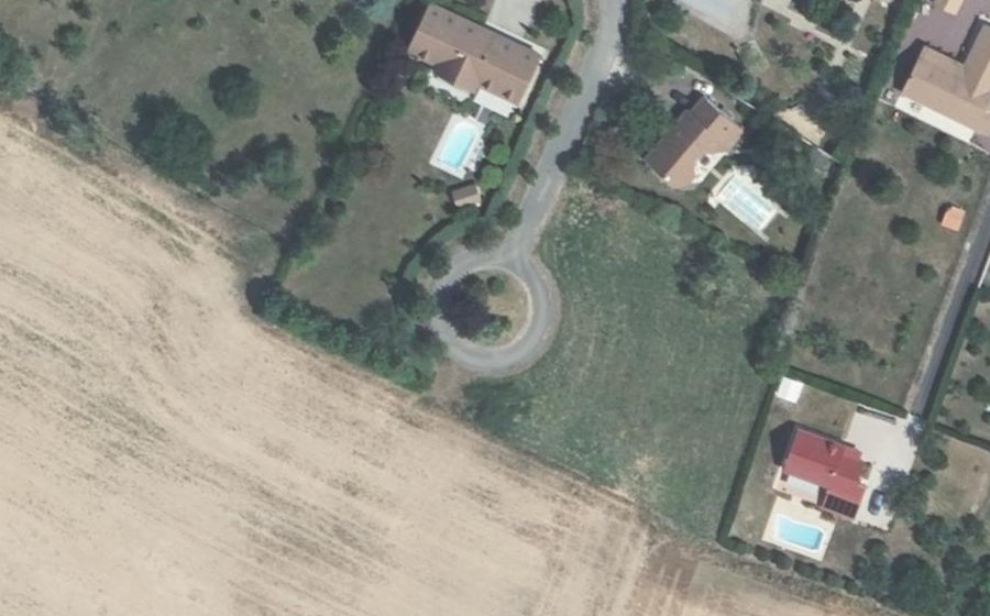 Vue aérienne du Rond-point anonyme n°207100790