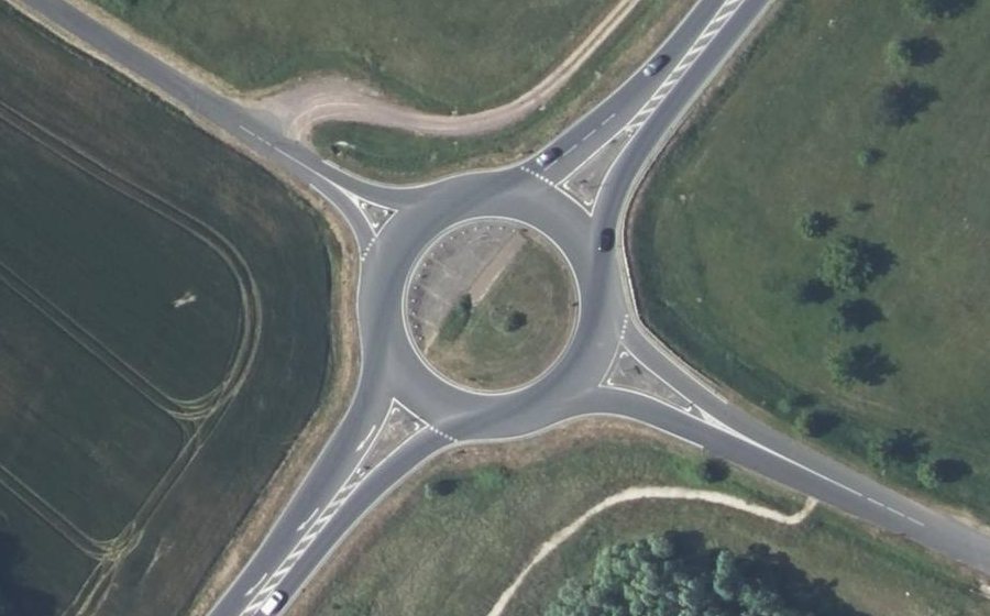 Vue aérienne du Rond-point anonyme n°207299799