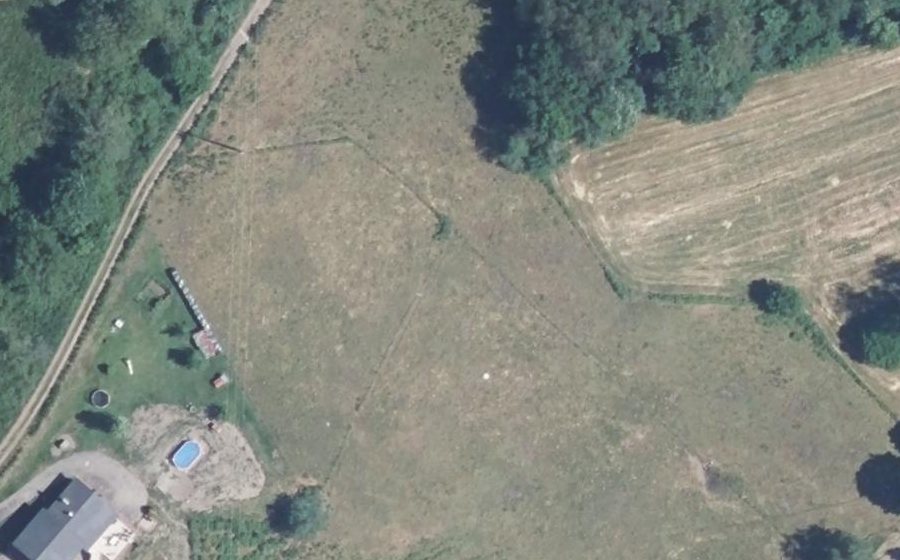 Vue aérienne du Rond-point anonyme n°207455499