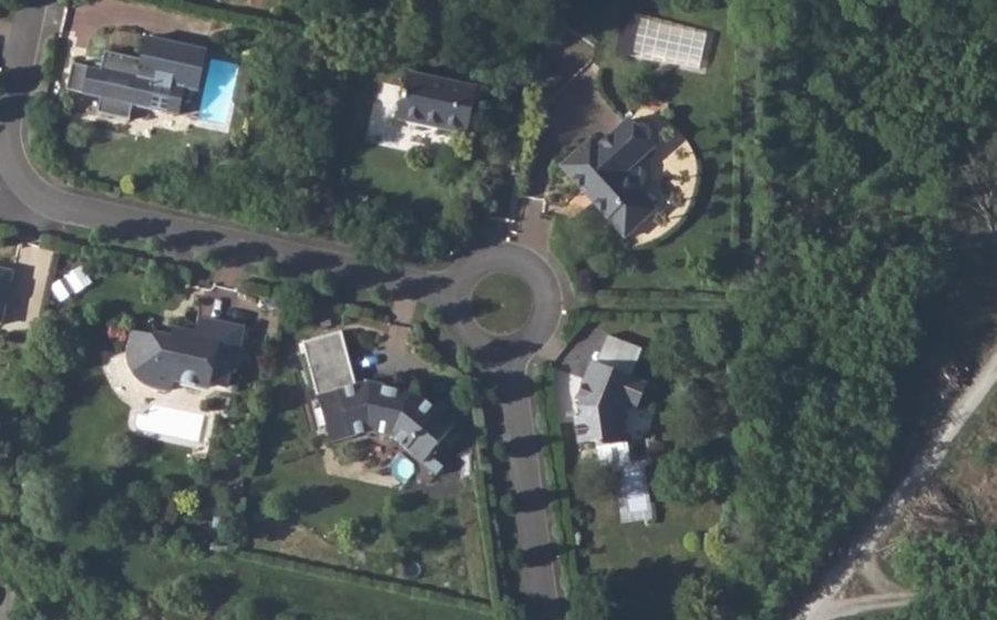 Vue aérienne du Rond-point anonyme n°208377686