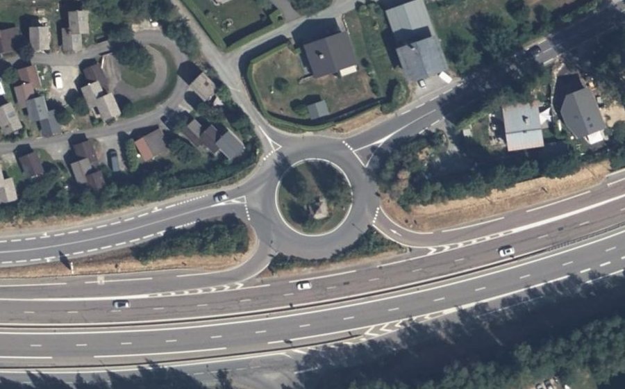Vue aérienne du Rond-point anonyme n°209102777