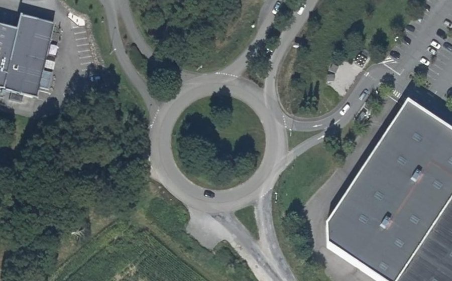 Vue aérienne du Rond-point anonyme n°209103770