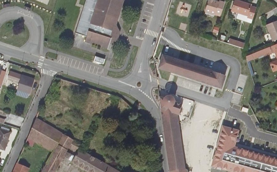 Vue aérienne du Rond-point anonyme n°209112355