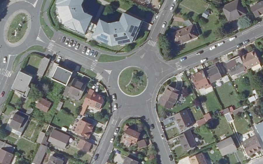 Vue aérienne du Rond-point anonyme n°209196563