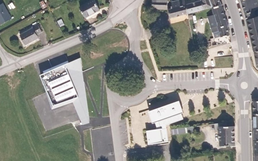 Vue aérienne du Rond-point anonyme n°209217247
