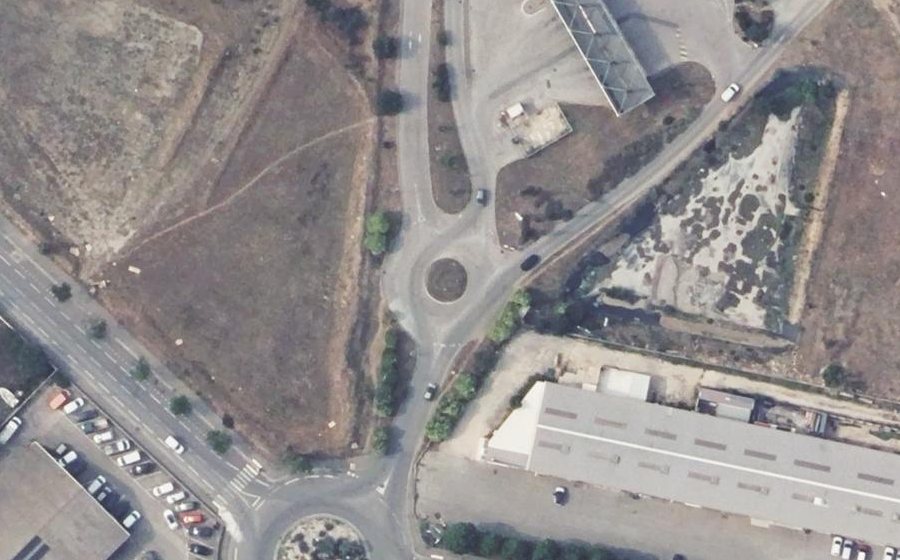 Vue aérienne du Rond-point anonyme n°209227412