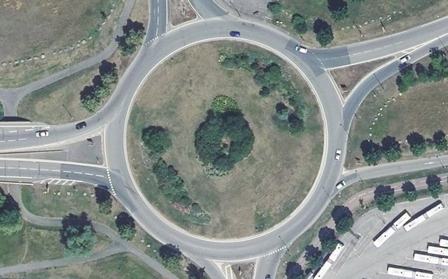 Vue aérienne du Rond-point anonyme n°20933976