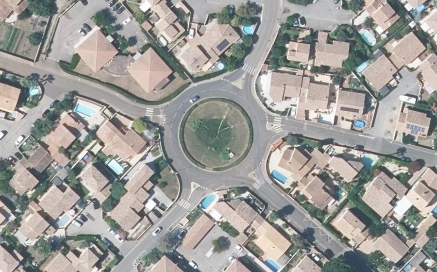 Vue aérienne du Rond-point anonyme n°209513991