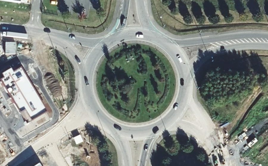 Vue aérienne du Rond-point anonyme n°209552054