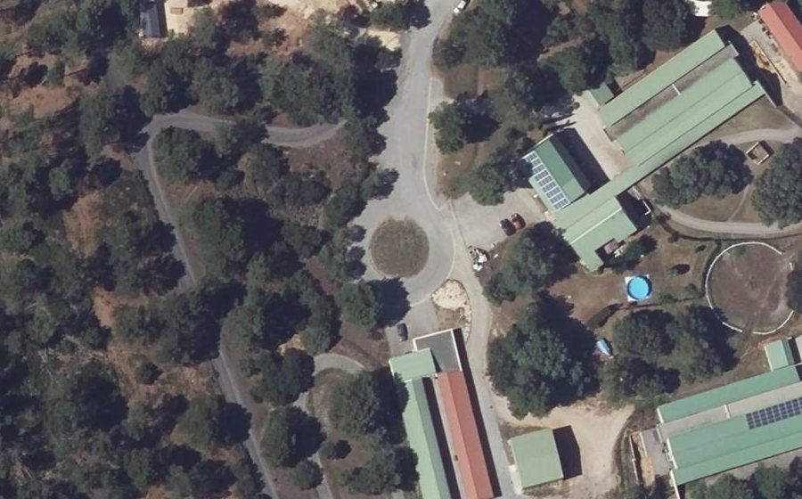 Vue aérienne du Rond-point anonyme n°209699326
