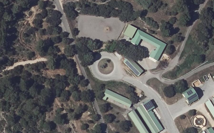 Vue aérienne du Rond-point anonyme n°209699329