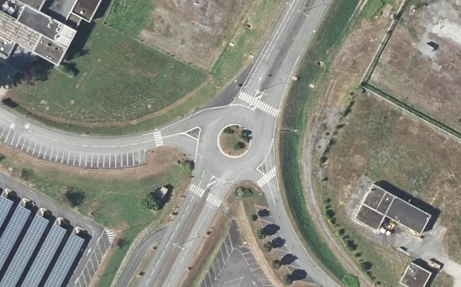 Vue aérienne du Rond-point anonyme n°210040329