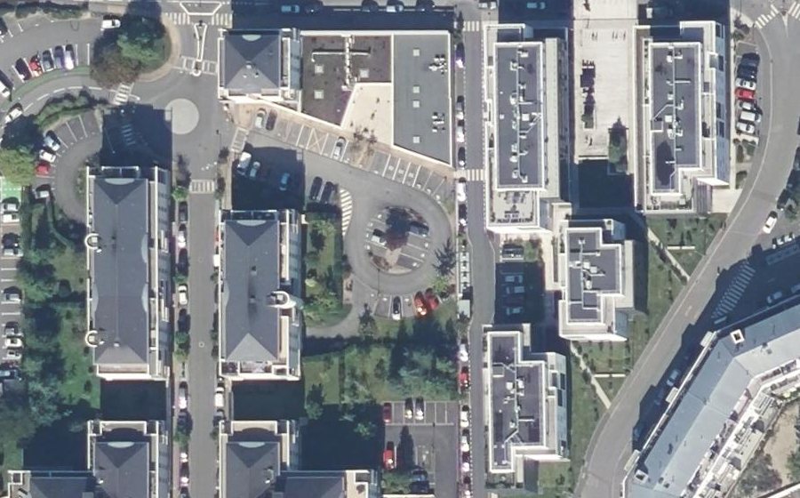 Vue aérienne du Rond-point anonyme n°210048520
