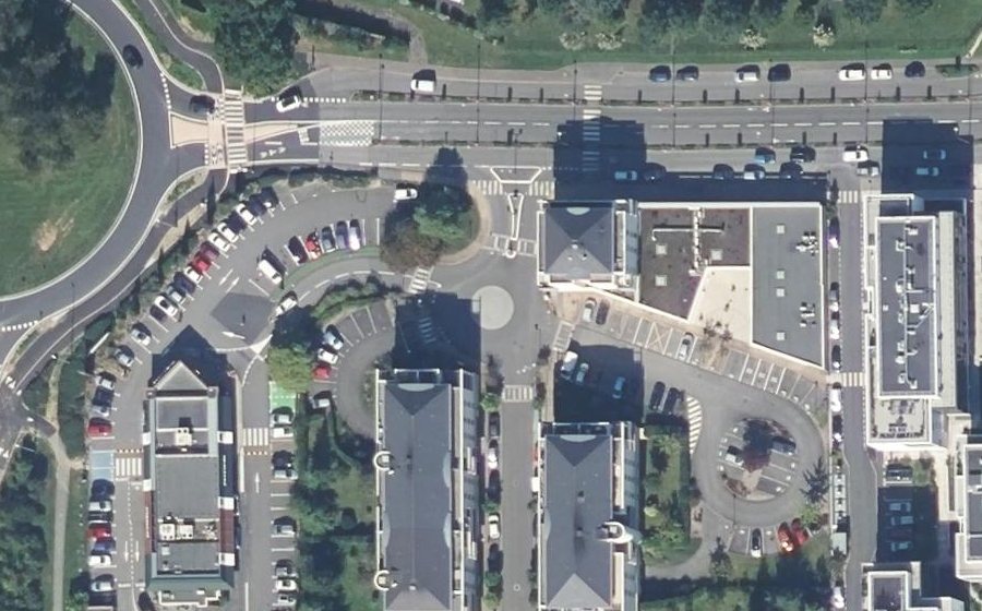 Vue aérienne du Rond-point anonyme n°210048527