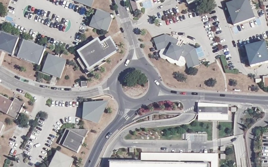 Vue aérienne du Rond-point anonyme n°210084191