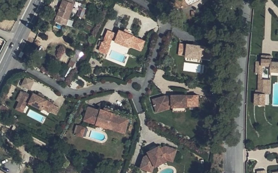 Vue aérienne du Rond-point anonyme n°210129462