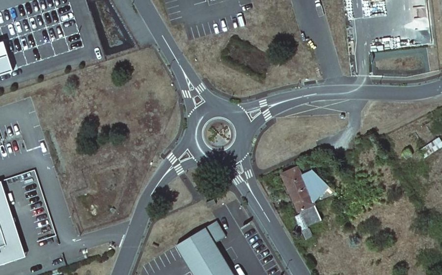 Vue aérienne du Rond-point anonyme n°210211409