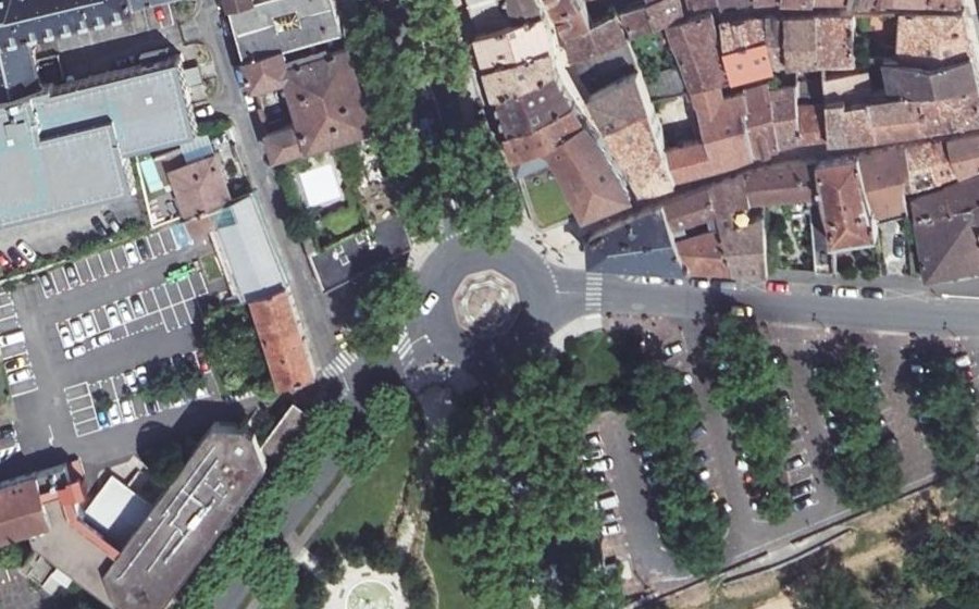 Vue aérienne du Rond-point anonyme n°210219813