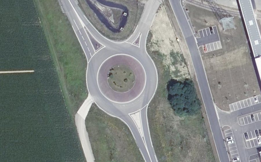 Vue aérienne du Rond-point anonyme n°210220129