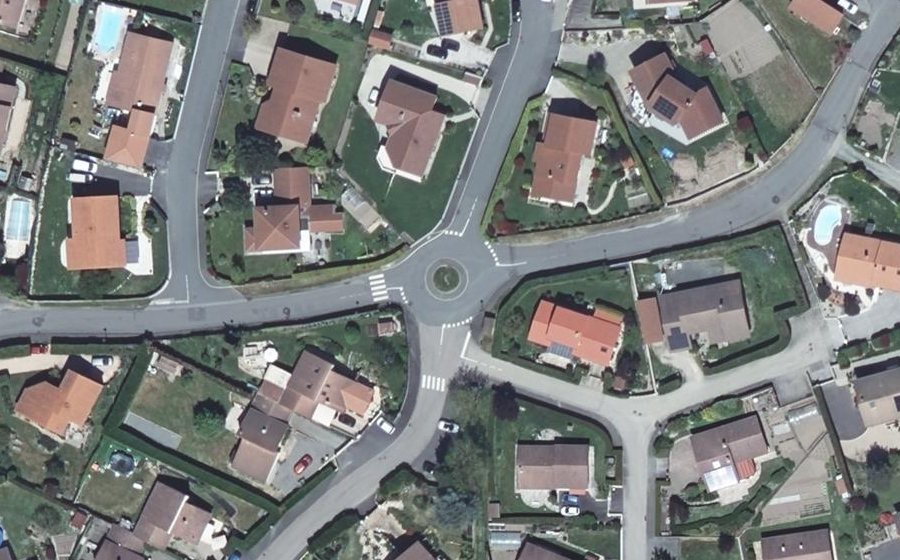 Vue aérienne du Rond-point anonyme n°210246951