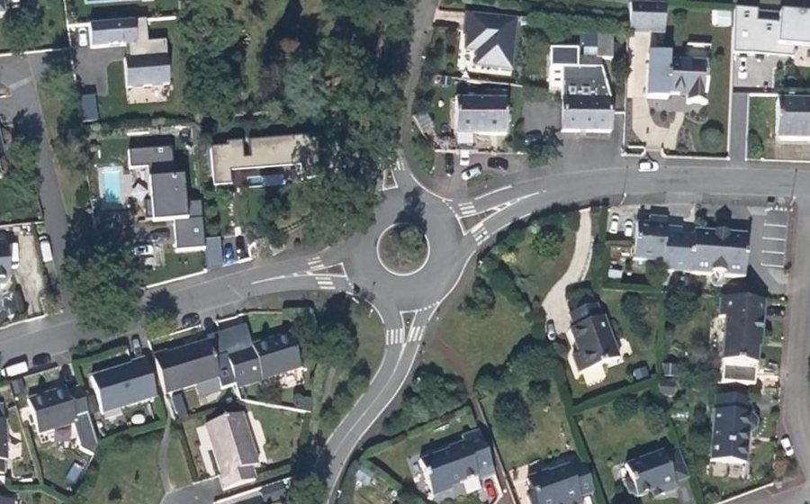 Vue aérienne du Rond-point anonyme n°210396857