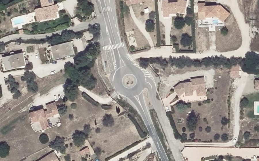 Vue aérienne du Rond-point anonyme n°210412777