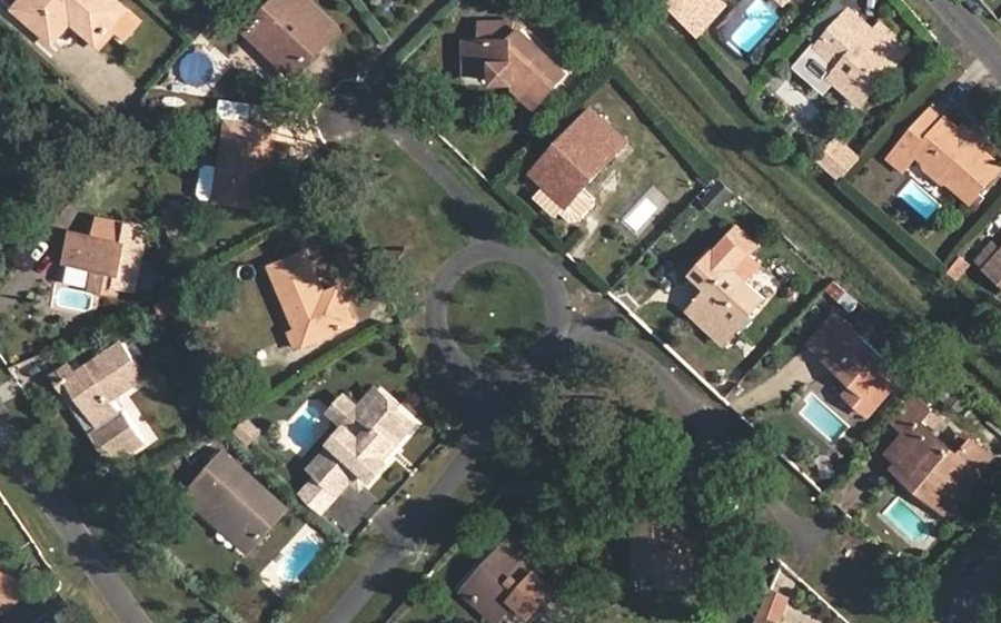 Vue aérienne du Rond-point anonyme n°210456787