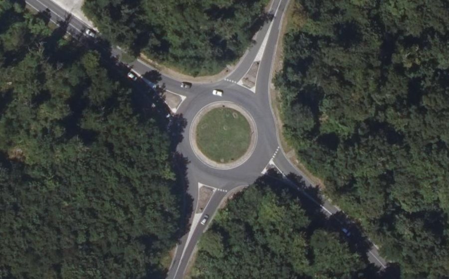 Vue aérienne du Rond-point anonyme n°21055935