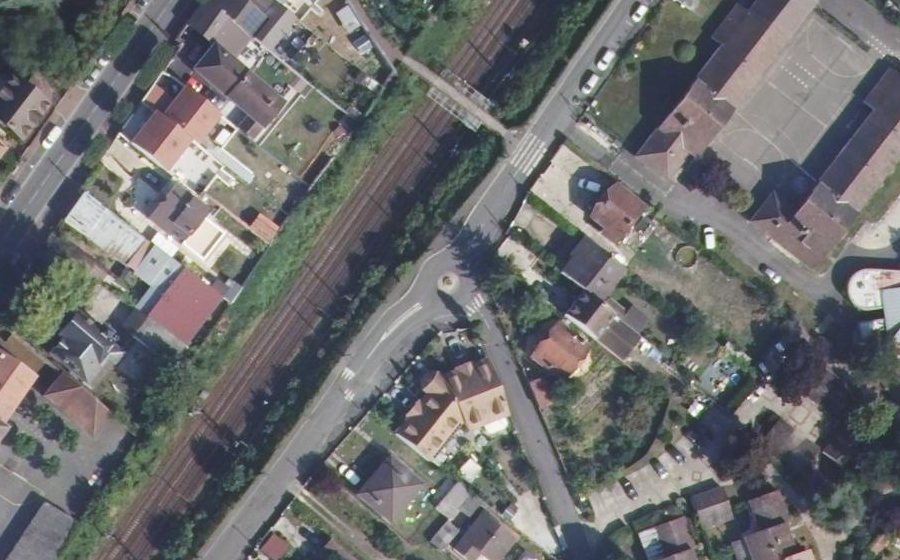 Vue aérienne du Rond-point anonyme n°210587064