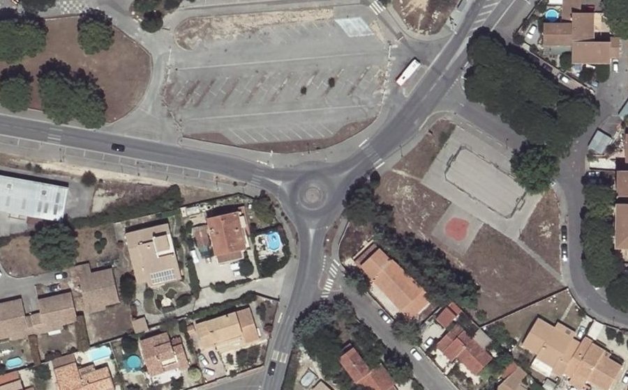Vue aérienne du Rond-point anonyme n°210710598